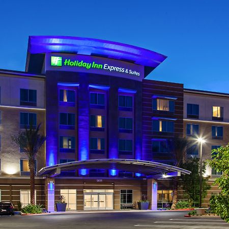 Holiday Inn Express & Suites Anaheim Resort Area By Ihg Exterior photo