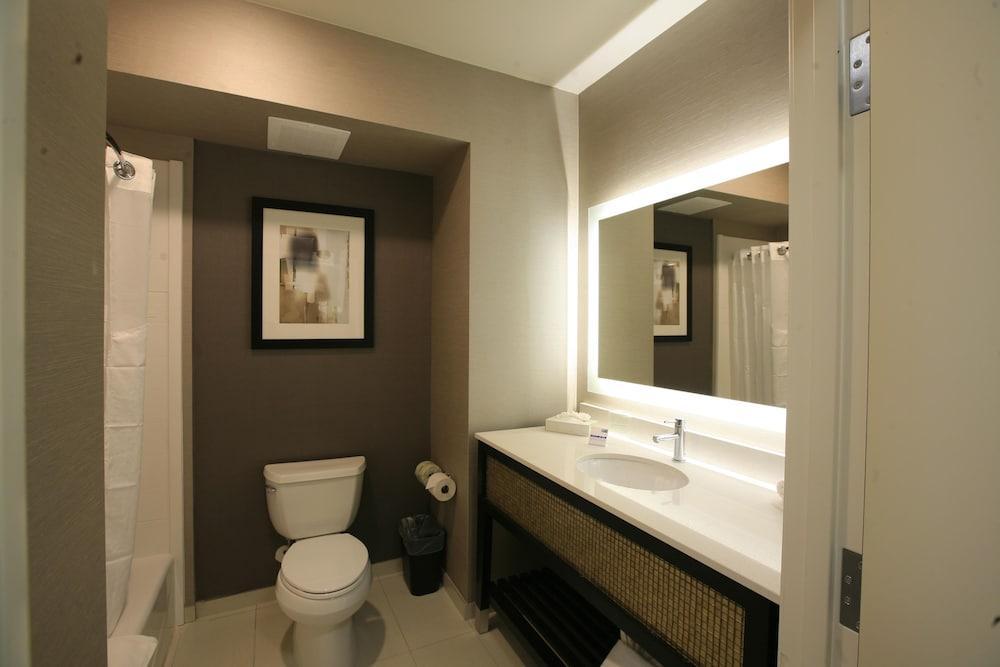 Holiday Inn Express & Suites Anaheim Resort Area By Ihg Exterior photo