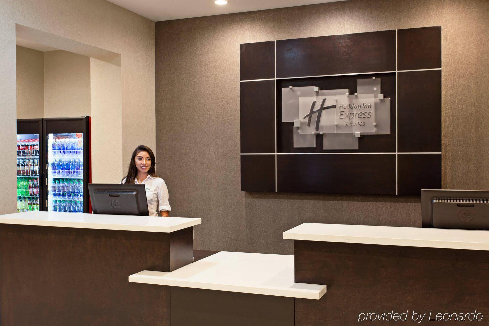 Holiday Inn Express & Suites Anaheim Resort Area By Ihg Exterior photo